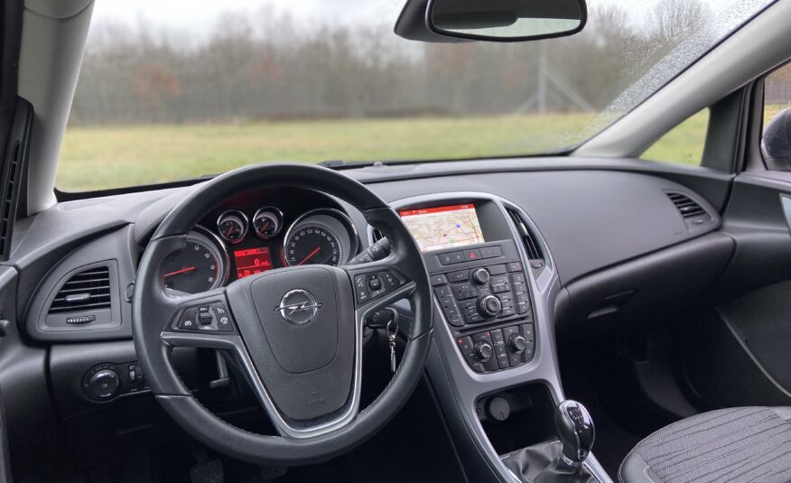 Opel Astra 1.4 Turbo COSMO